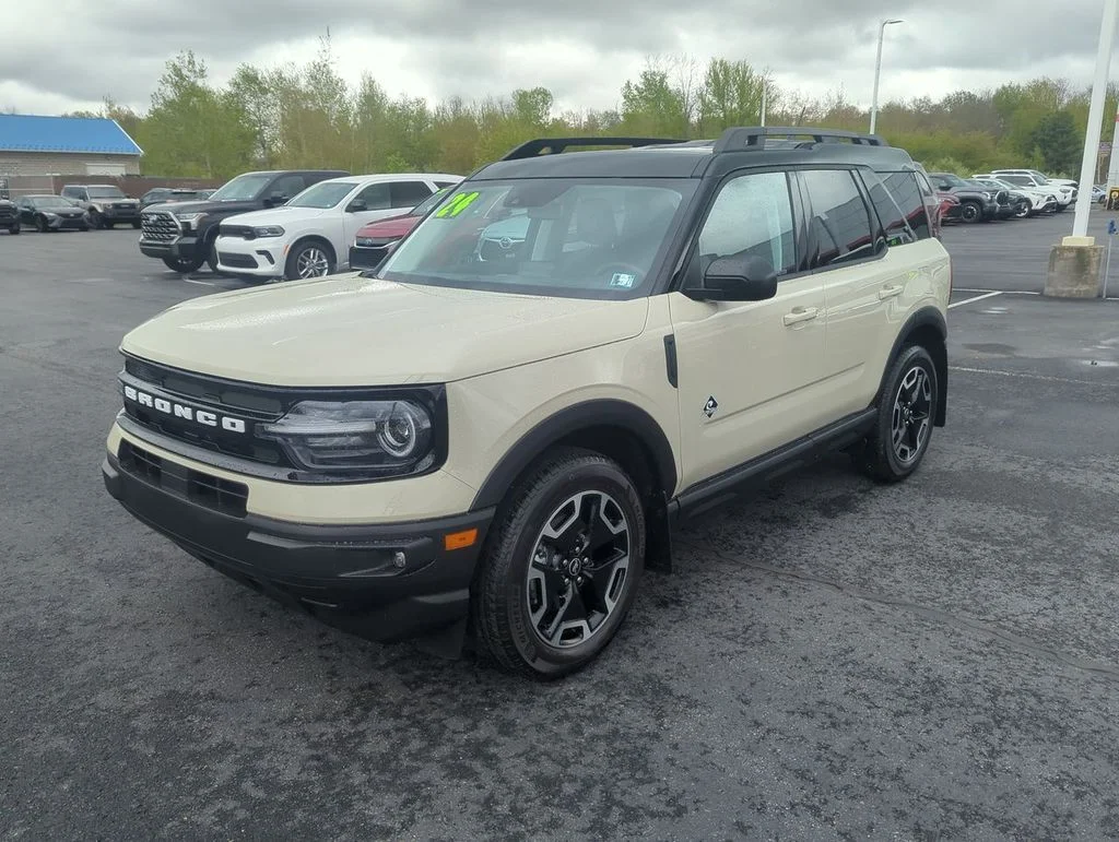 Used 2024 Beige Ford Outer Banks image 4