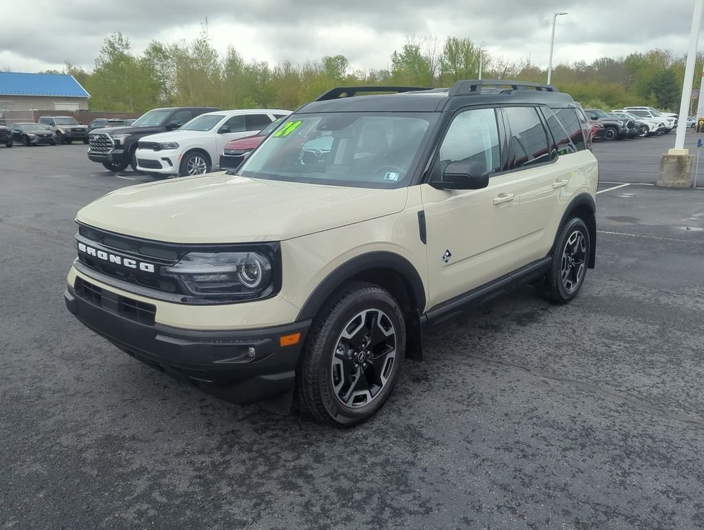 Used 2024 Beige Ford Outer Banks image 4