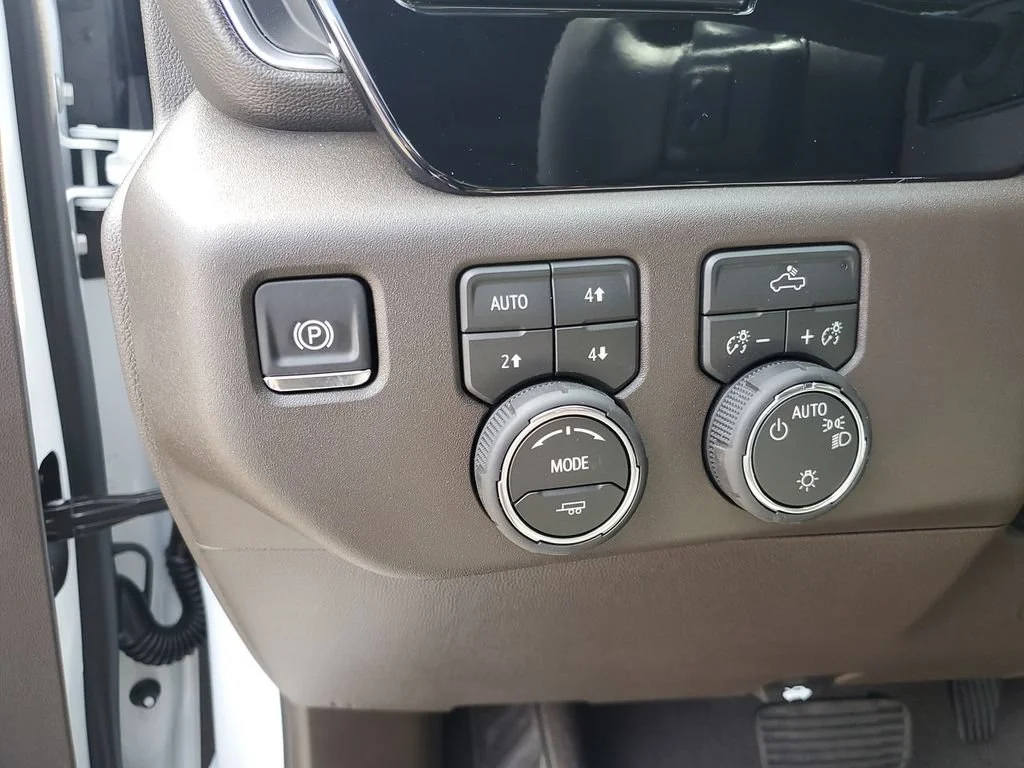 New 2026 Summit White Chevrolet LT image 24