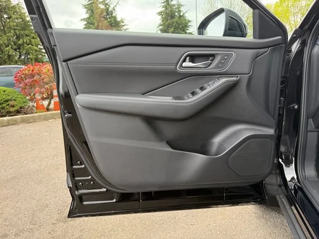 New 2026 Super Black Nissan Platinum image 15