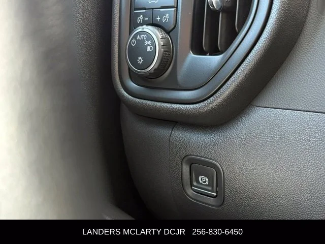 Used 2024 White Chevrolet Custom Trail Boss image 27