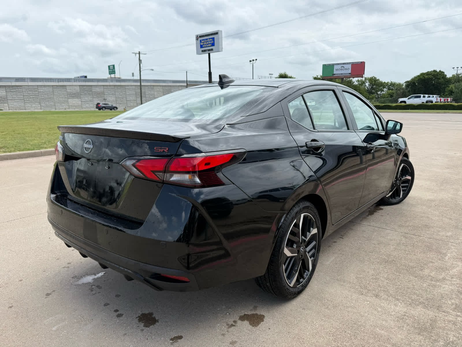 Used 2024 Super Black Nissan SR image 3