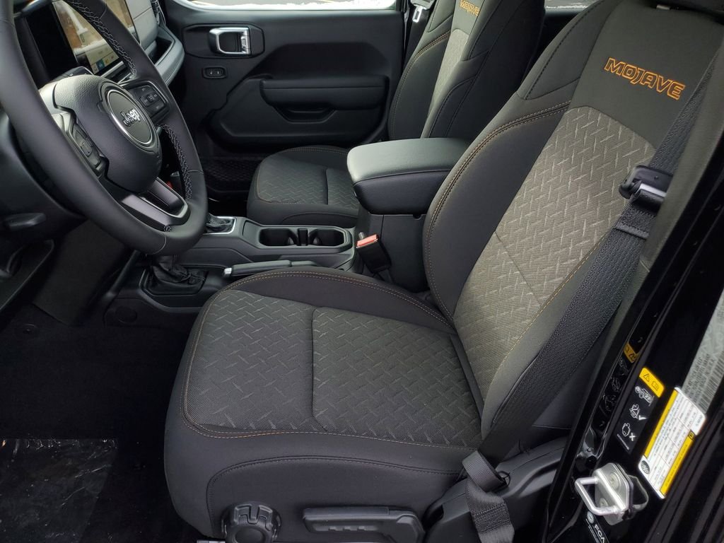 New 2026 Black Clearcoat Jeep Mojave image 18