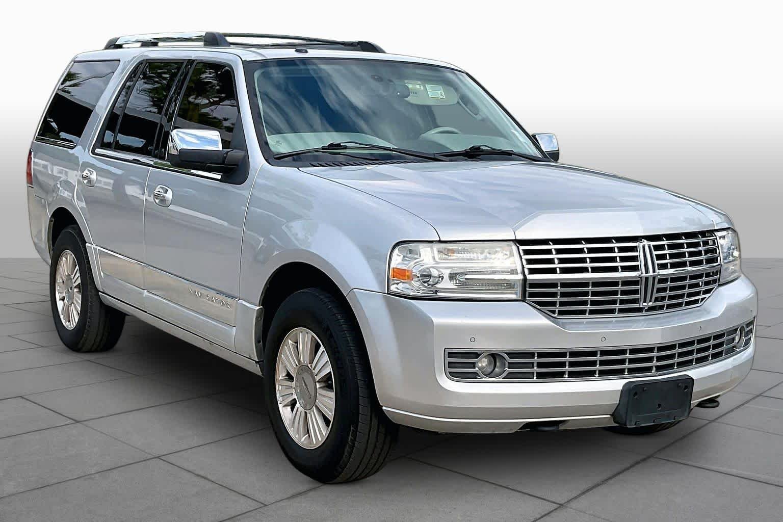 Used 2010 Lincoln Navigator Base with VIN 5LMJJ2J53AEJ07158 for sale in Tulsa, OK