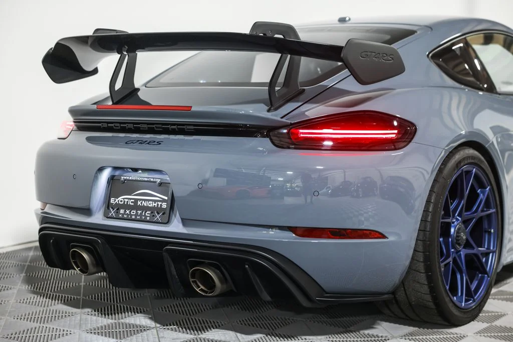 2025 Porsche 718 GT4 RS - Photo 9