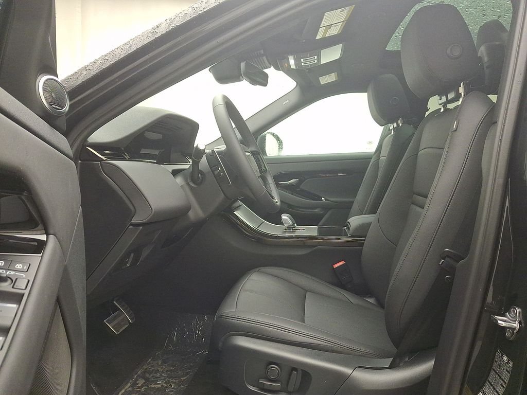 New 2026 Santorini Black Land Rover Dynamic image 10