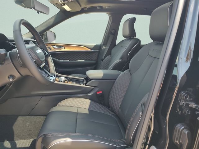 New 2026 Diamond Black Crystal Pearl-Coat Exterior Paint Jeep Summit image 27