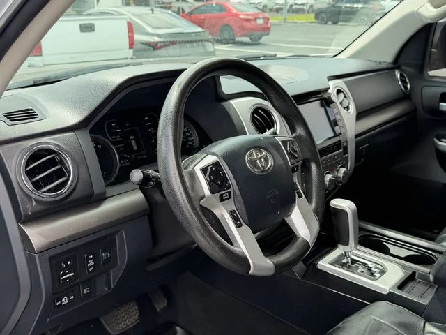 Used 2020 Silver Toyota SR5 image 11
