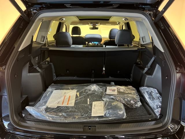 New 2026 Black Volkswagen 2.0T SE w/Technology image 5