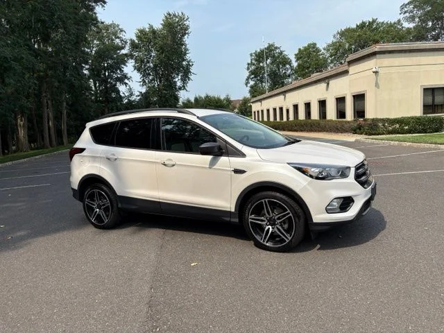 Used 2019 White Platinum Clearcoat Metallic Ford SEL image 8