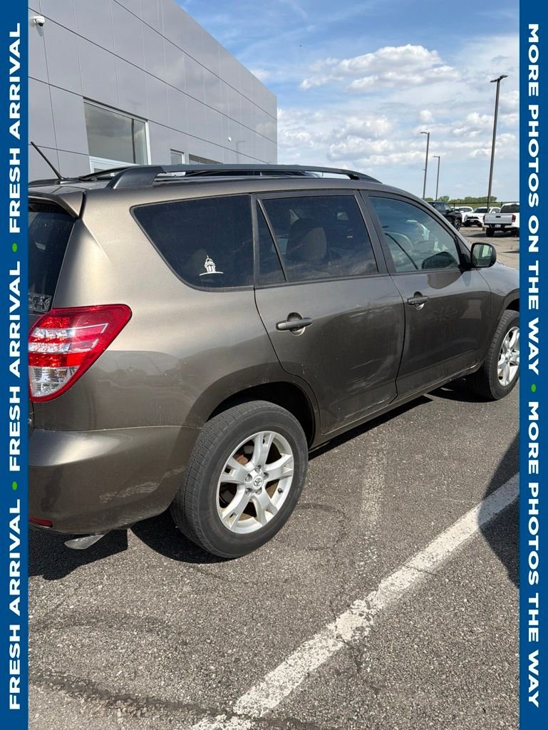 Used 2011 Brown Toyota Base image 4