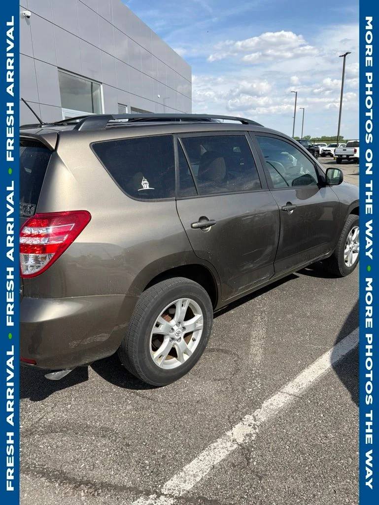 Used 2011 Brown Toyota Base image 4