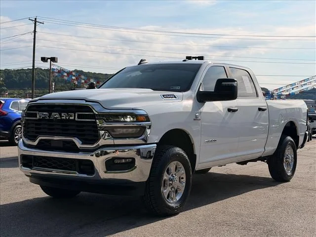 Used 2025 White Ram Big Horn image 9