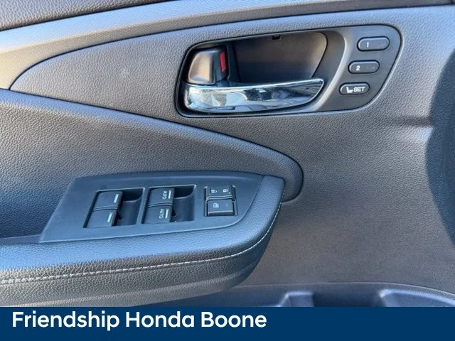 Used 2023 Black Honda RTL image 14