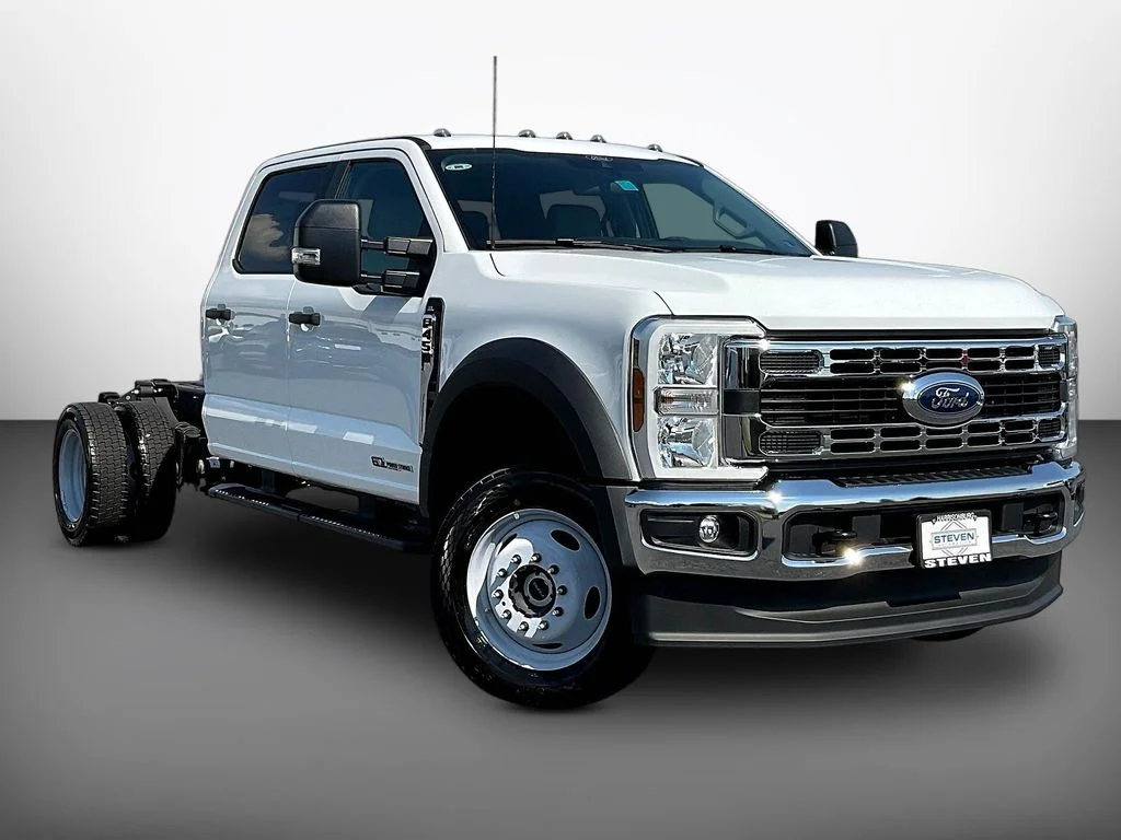 New 2026 Oxford White Ford F-450® XL image 1
