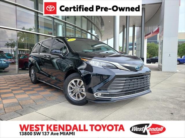 2023 Toyota SIENNA XLE 