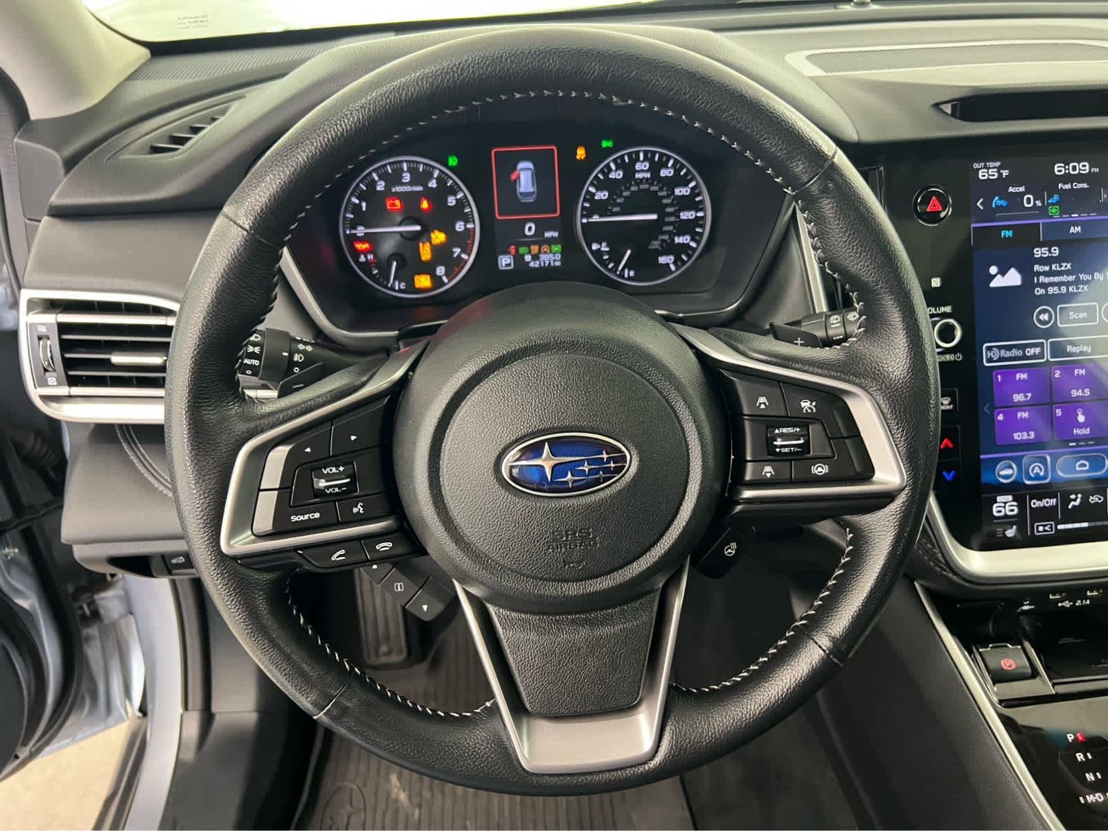 Used 2022 Ice Silver Metallic Subaru Limited image 15