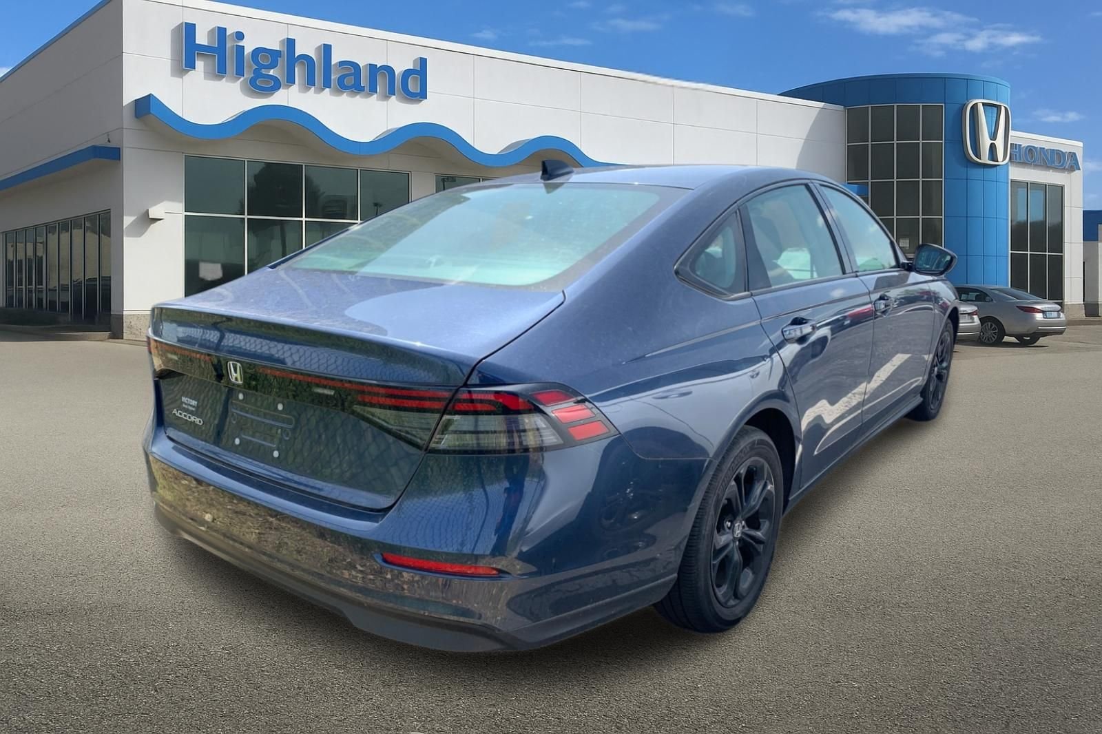 Certified Used 2025 Blue Honda SE image 3