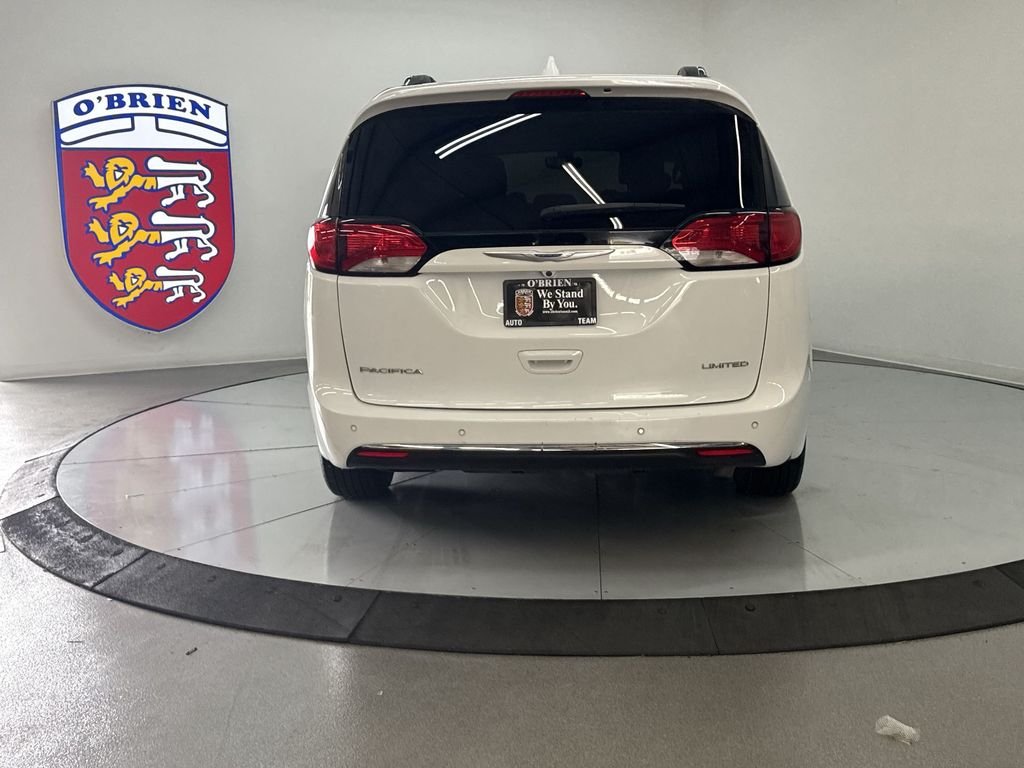 Used 2018 Bright White Clearcoat Chrysler Limited image 11