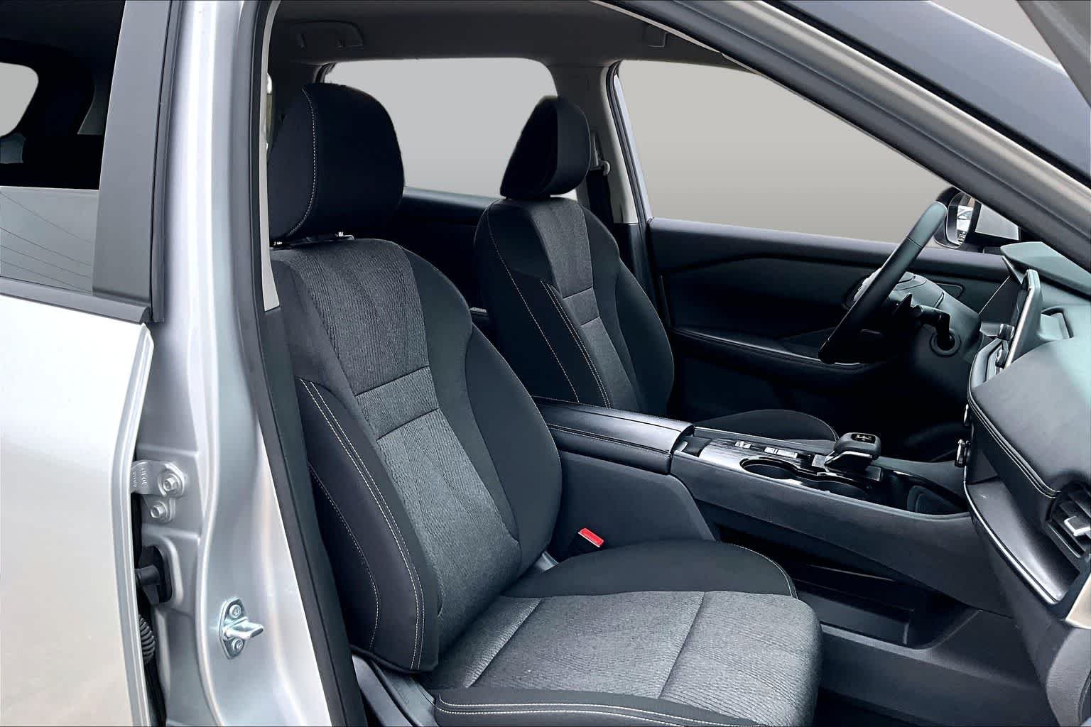 Used 2025 Brilliant Silver Metallic Nissan SV image 9