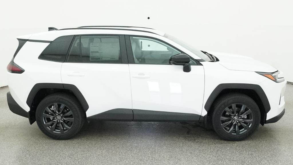 New 2026 Ice Cap Toyota XLE Premium image 13
