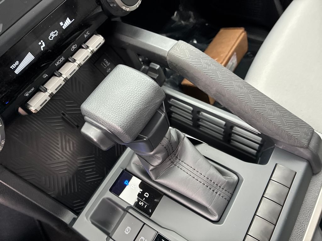 2026 Toyota Tacoma SR5 - Photo 28