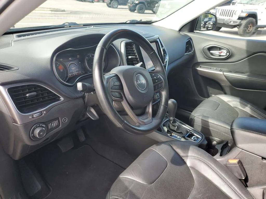 Used 2020 Blue Jeep Limited image 9
