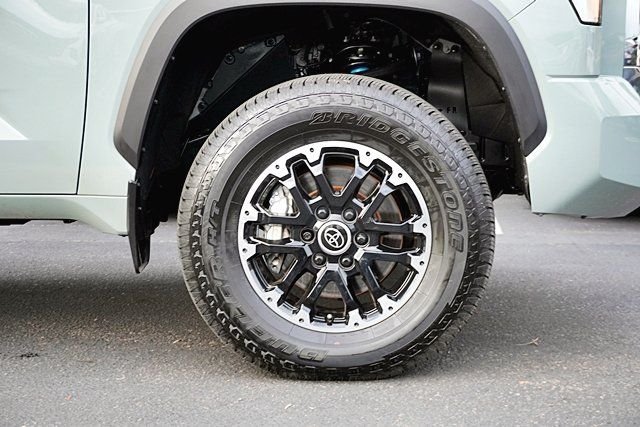 Used 2023  Toyota SR5 image 7