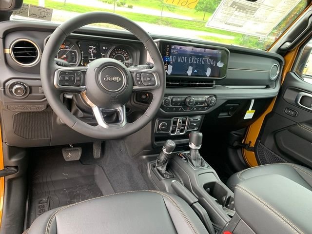 New 2026 Goldilocks Exterior Paint Jeep Sahara image 15
