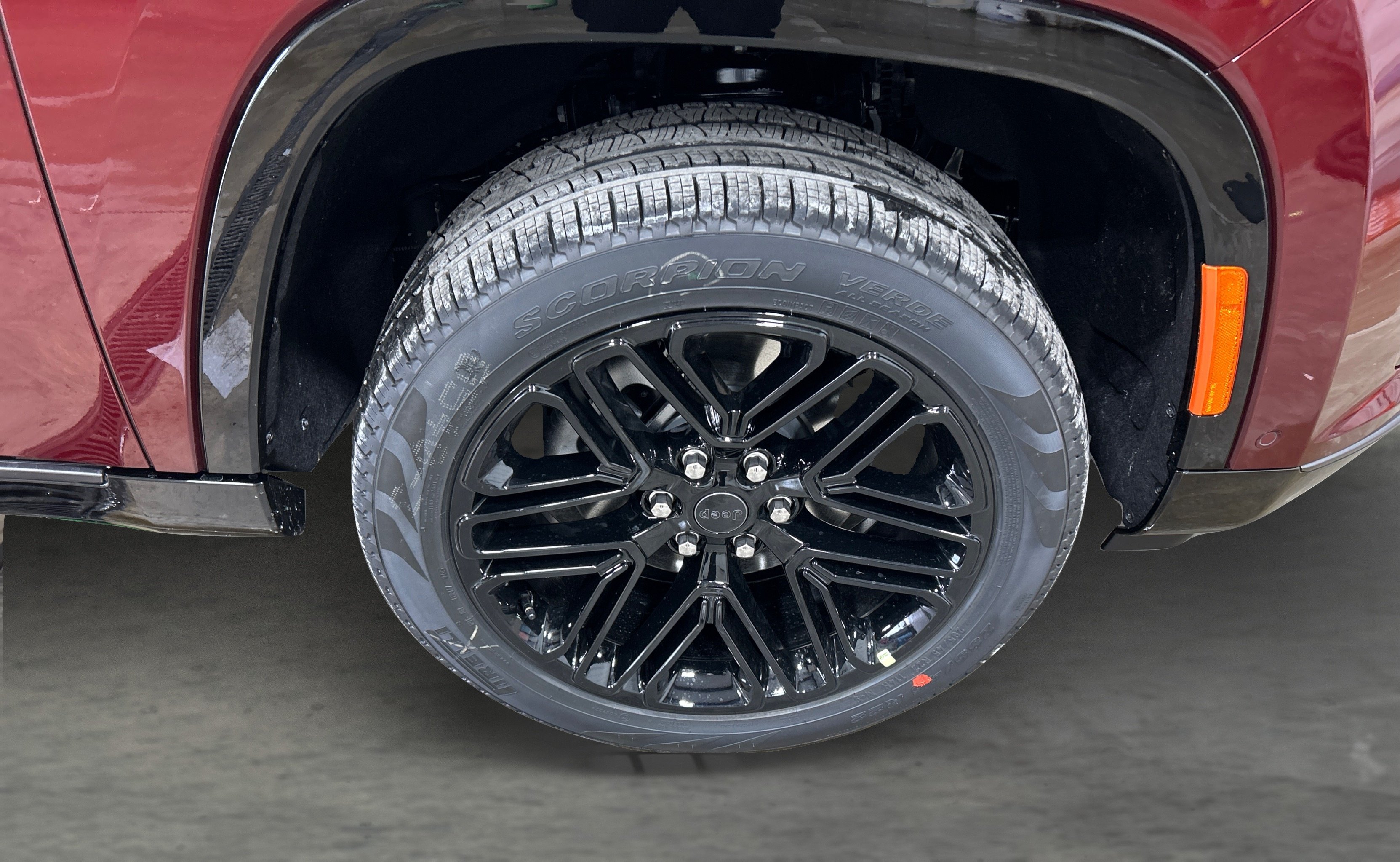 New 2026 Velvet Red Pearl-Coat Exterior Paint Jeep Limited Reserve image 24