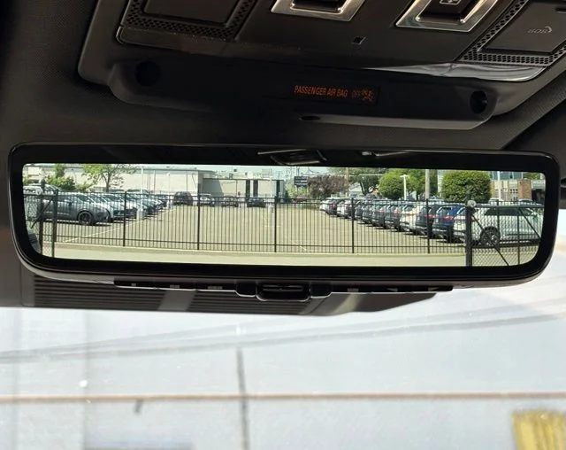 New 2026 Woolstone Green Land Rover X-Dynamic SE image 39
