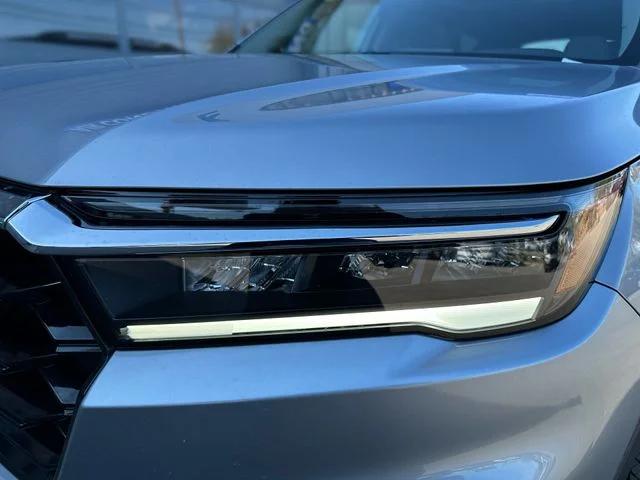 Used 2025 Silver Honda Touring image 9