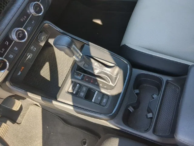 Used 2024 Platinum White Pearl Honda EX image 18
