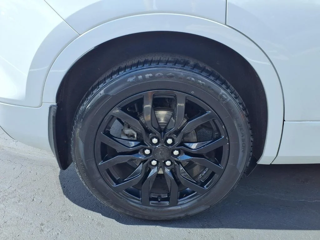 Used 2019 Summit White Chevrolet Premier image 8