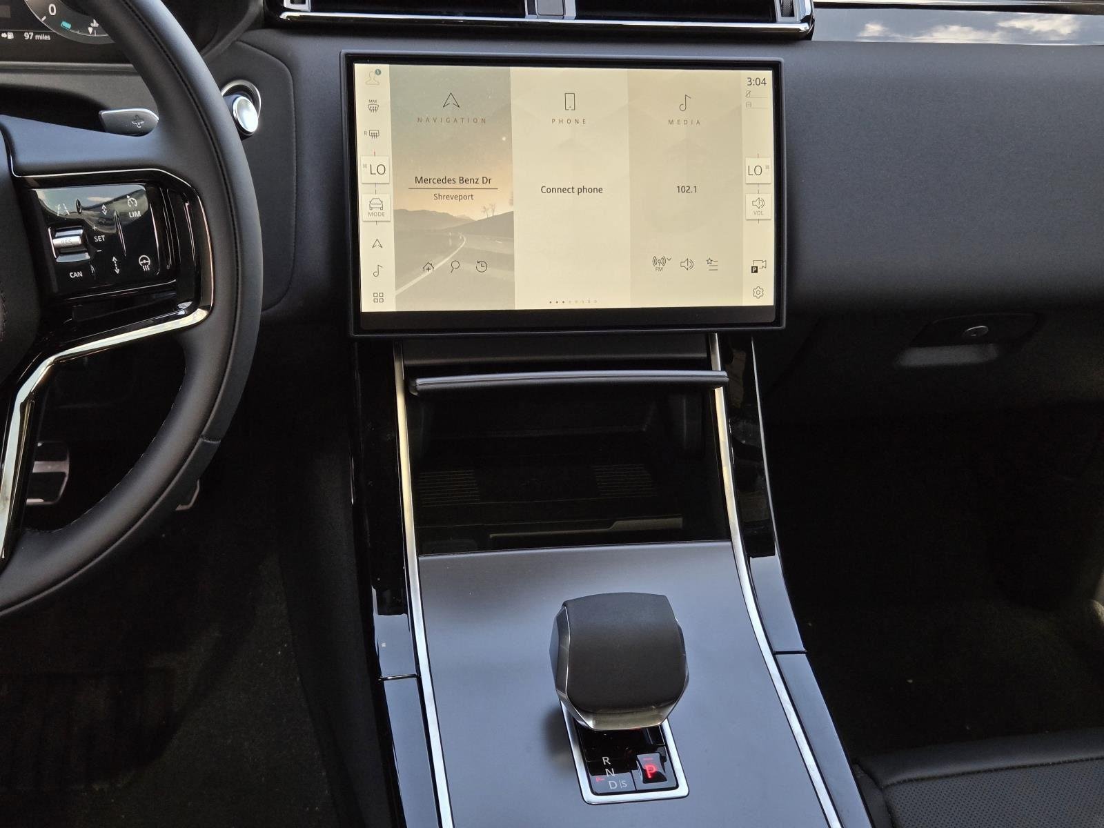 New 2025 Santorini Black Land Rover Dynamic SE image 37
