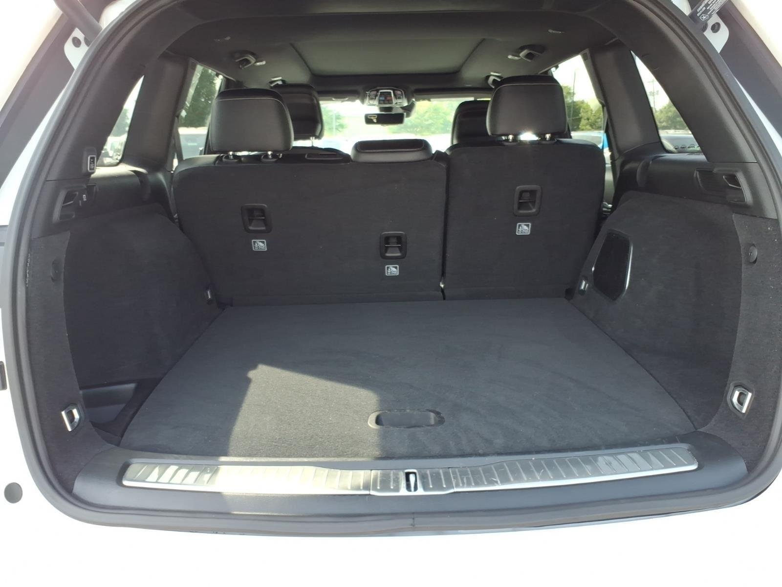 Used 2024 WHITE JEEP OVRLND image 19