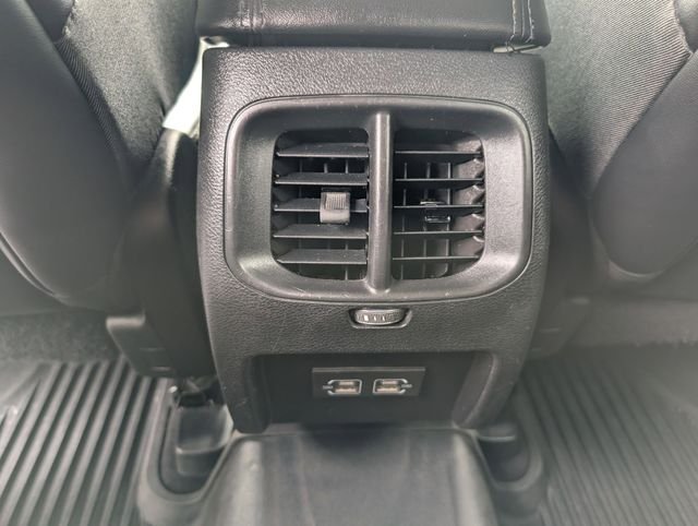 Used 2021 White Jeep Latitude Plus image 17