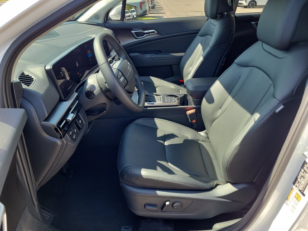 New 2026 Glacial White Pearl Kia EX image 23