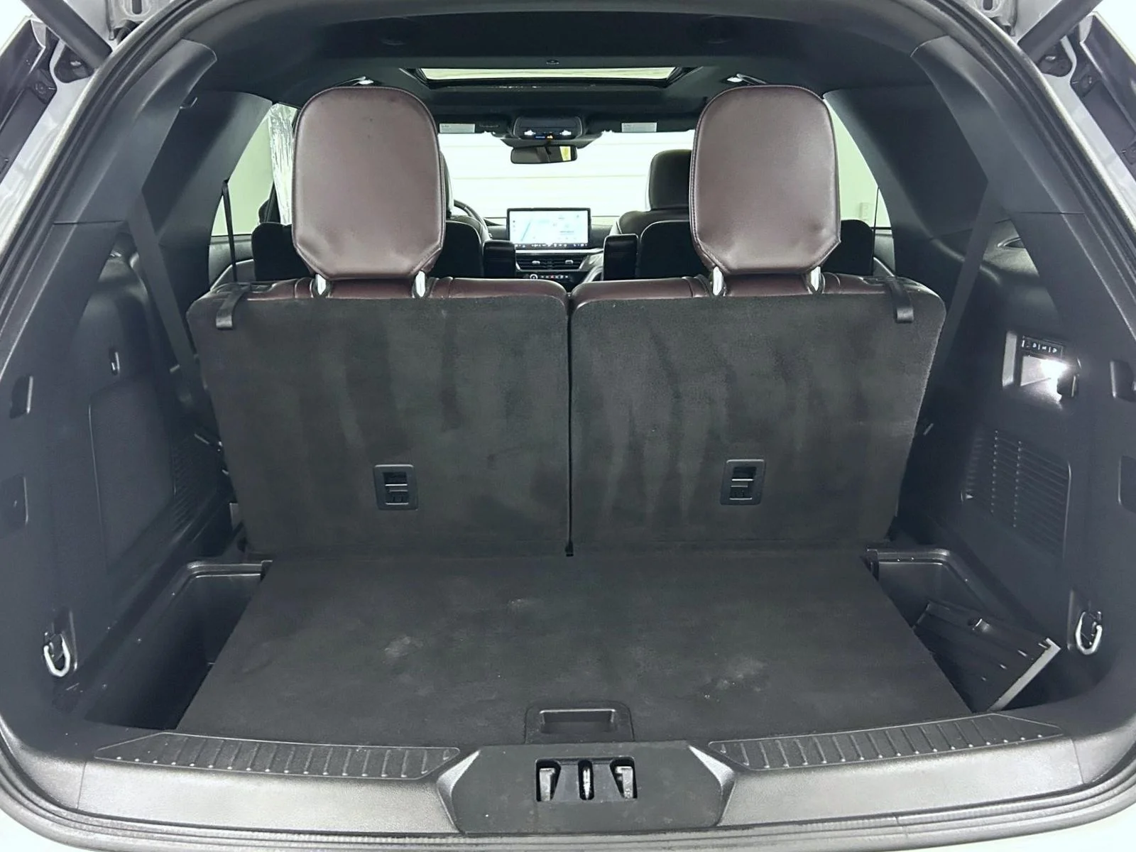 Used 2025 White Ford Platinum image 24