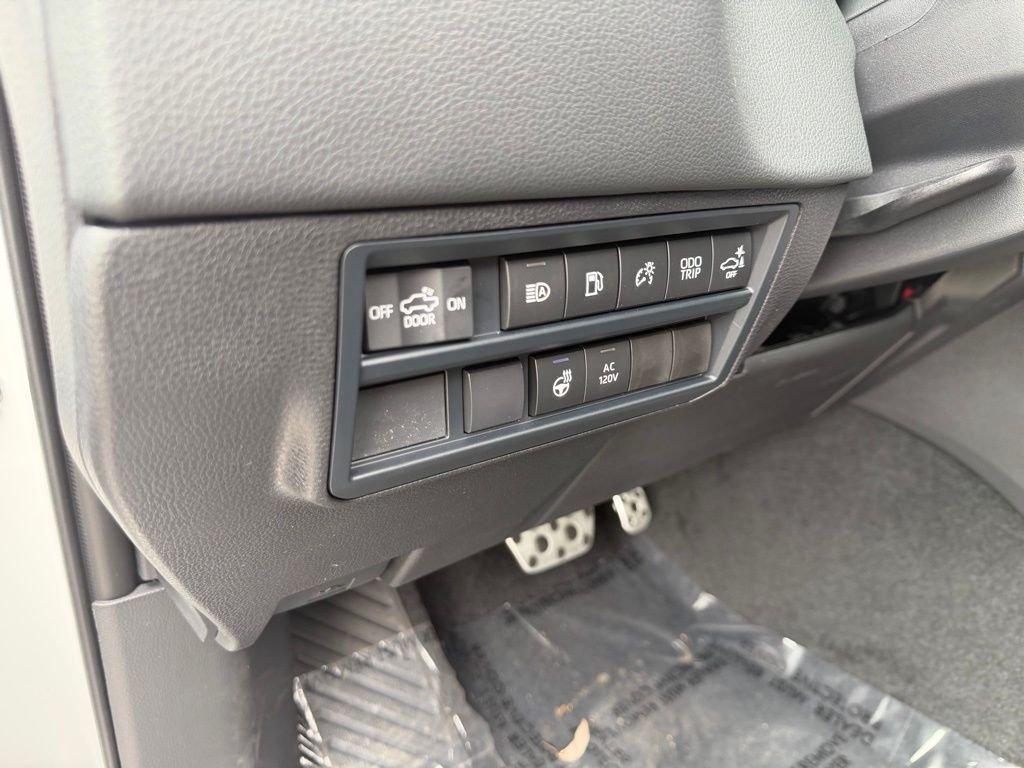 2026 Toyota Tundra Limited - Photo 4