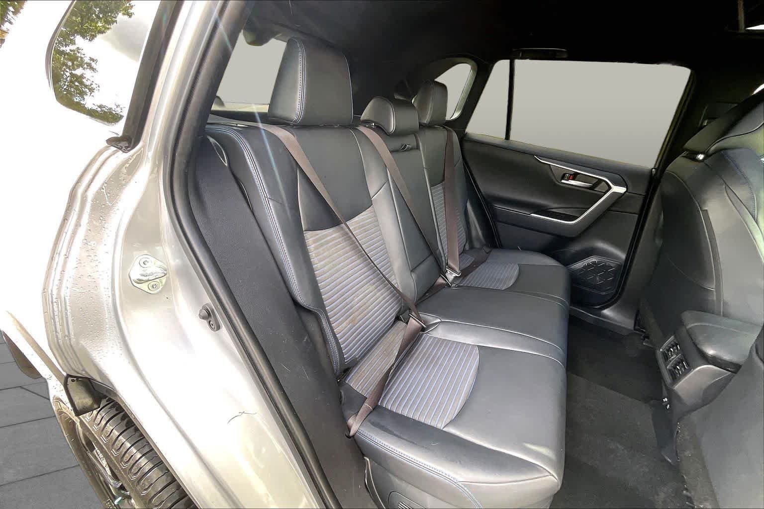 Used 2019 Silver Sky Metallic w/Black Roof Toyota Hybrid XSE image 19