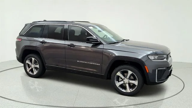 New 2026 Baltic Gray Metallic Clearcoat Jeep Limited image 27