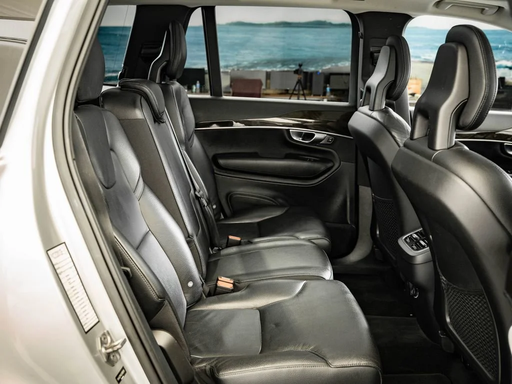 Used 2018 Bright Silver Metallic Volvo T6 Momentum image 47