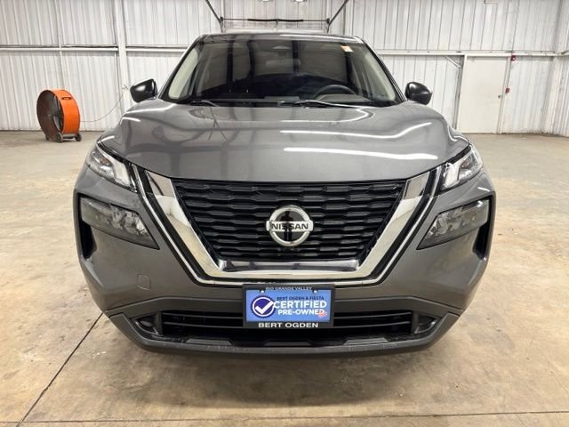 Used 2021 Gray Nissan S image 2