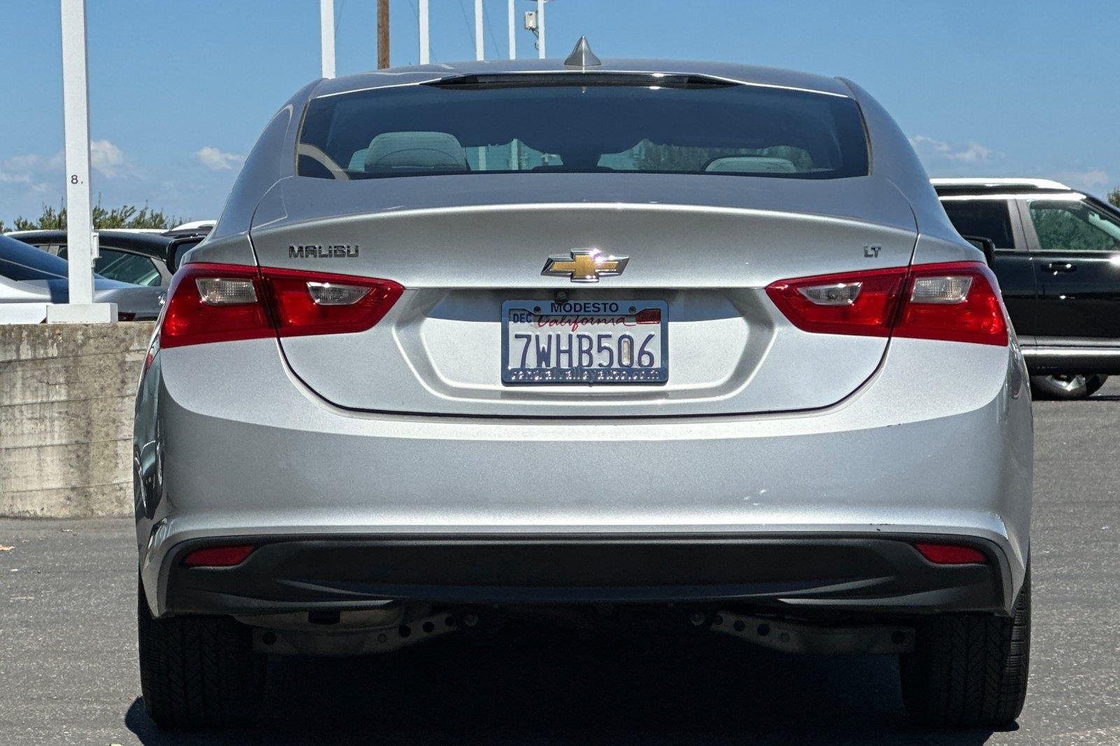 Used 2017 Silver Ice Metallic Chevrolet LT image 5