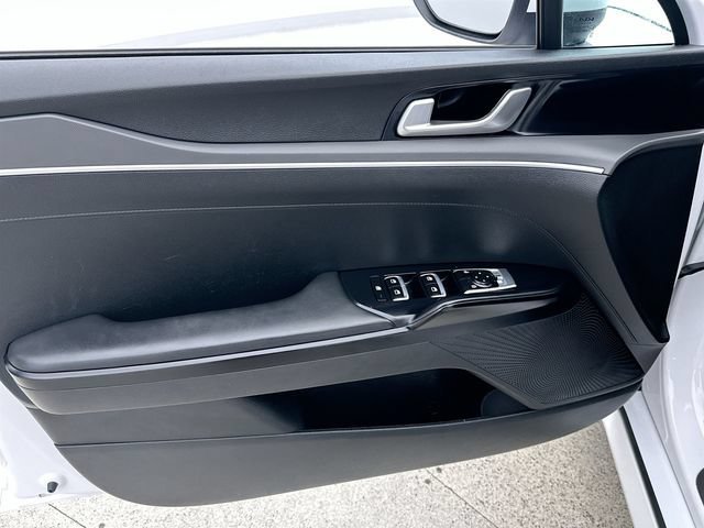 2023 Kia K5 LXS - Photo 20