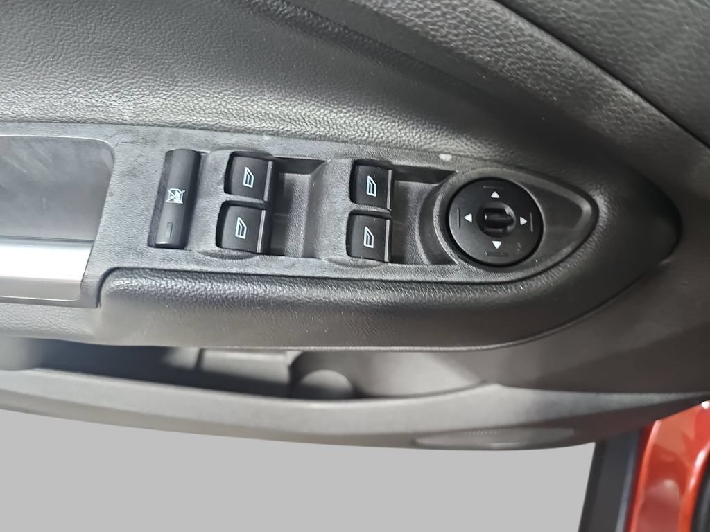 Used 2015 White Ford SE image 32