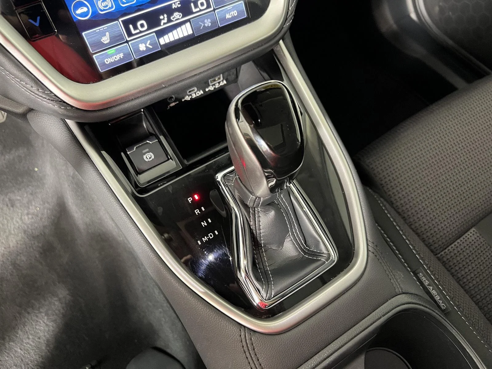 Used 2025 Ice Silver Metallic Subaru Premium image 10