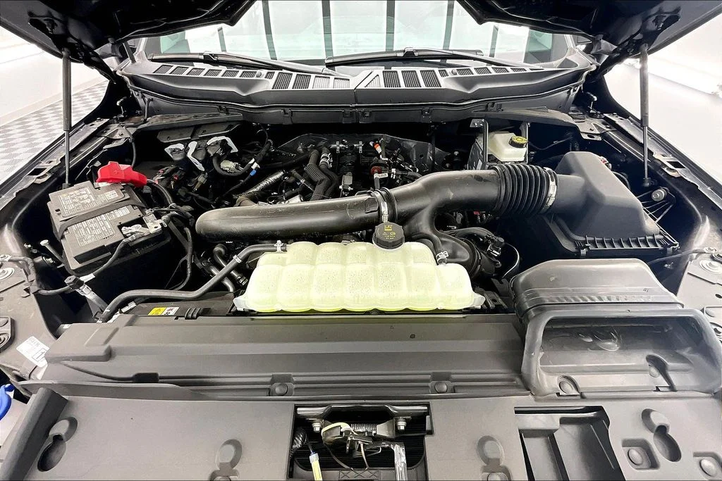 New 2025 Gray Metallic Ford XLT image 11