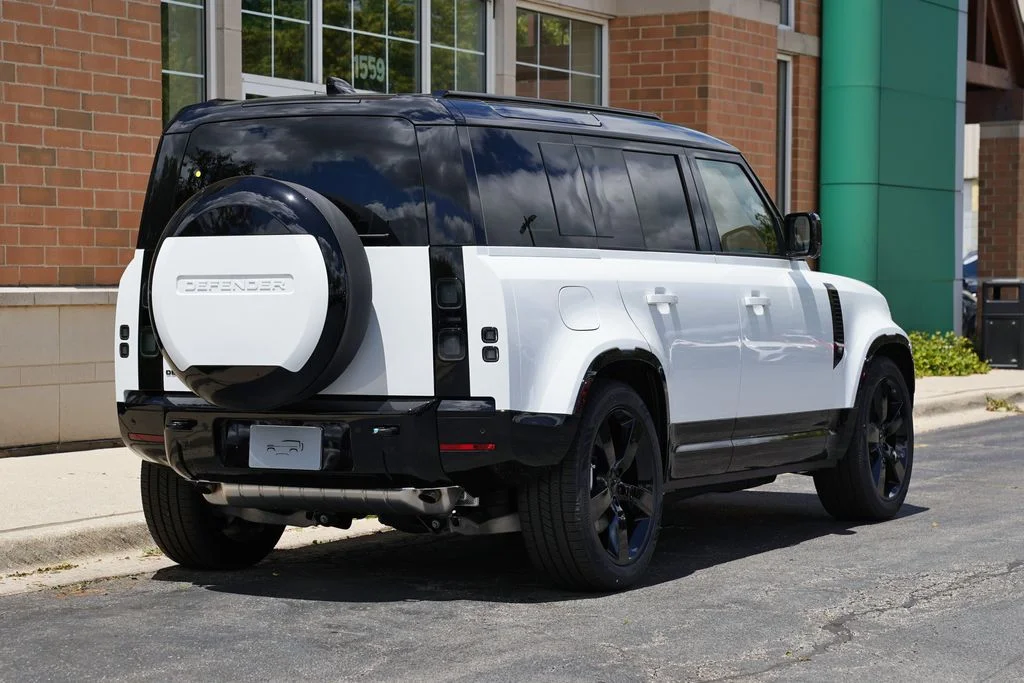 New 2026 Fuji White Land Rover X-Dynamic SE image 6